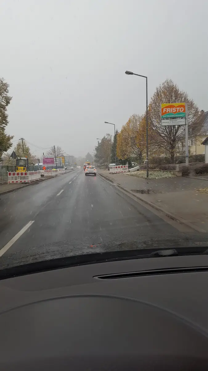 Freie KFZ Werkstatt Schrank